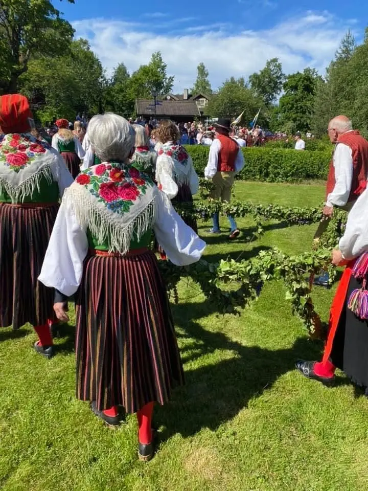 Midsommarförberedelse