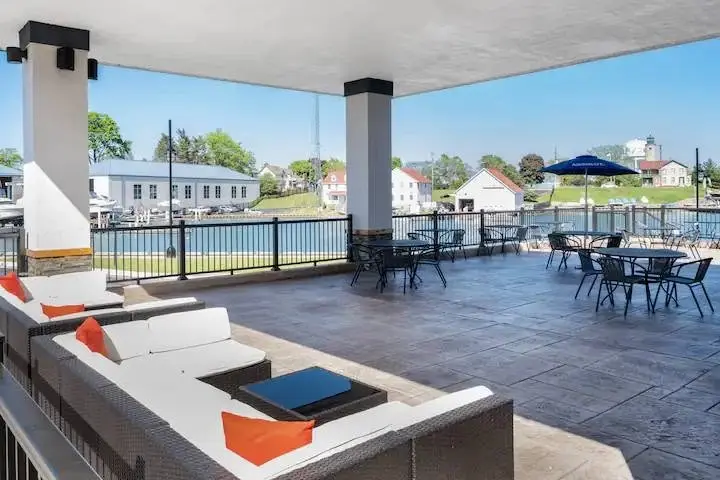 Magneen @ Wyndham Garden Kenosha Harborside