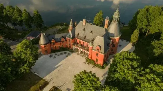 Destination Upplands-Bro, Lejondals Slott