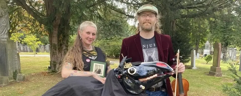 Tom Kitching and Jennifer Reid – Bitter and Mild
