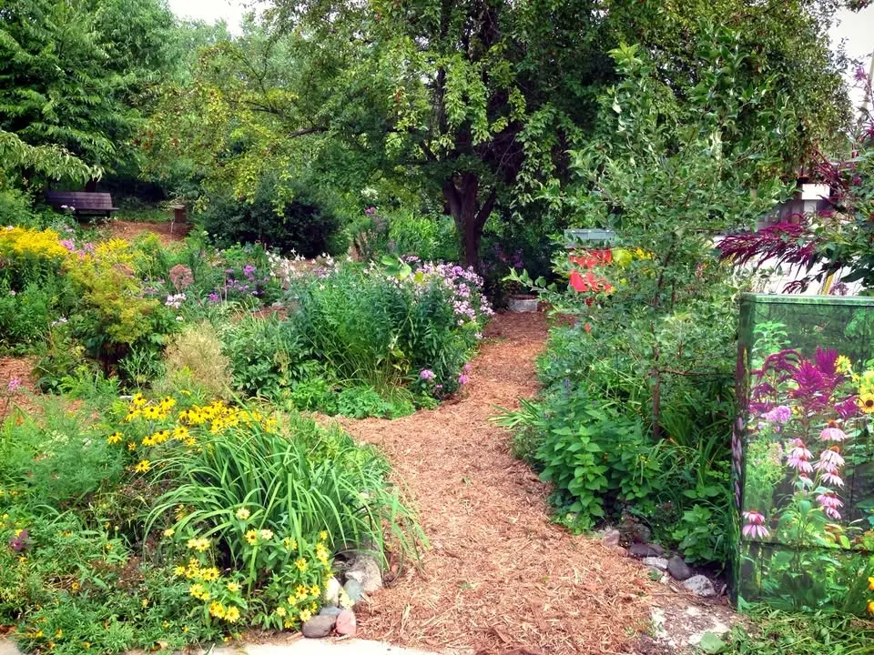 Como Corner Garden