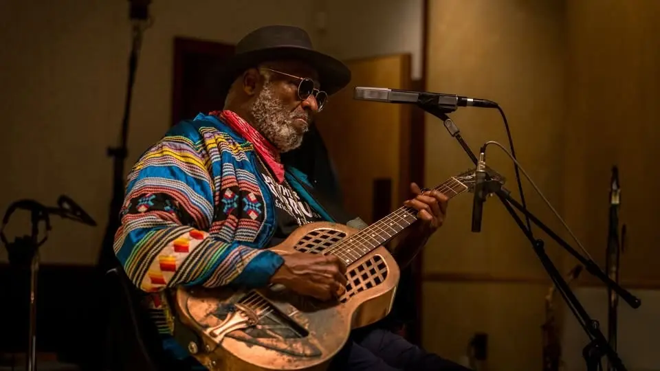 Taj Mahal & The Phantom Blues Band