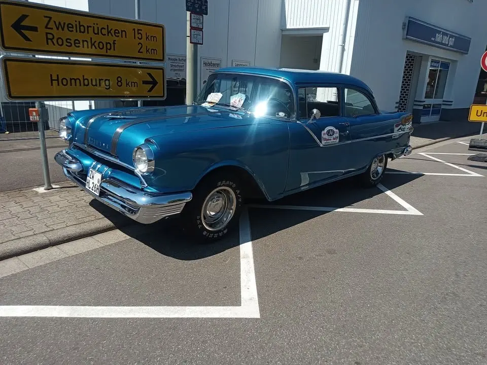 Oldtimer Ausstellung auf Dorffest