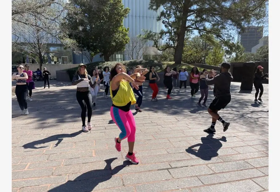MFAH on the Move | Bilingual Zumba