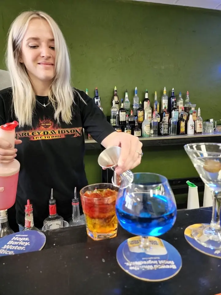 Bartending classes with job placement and certification