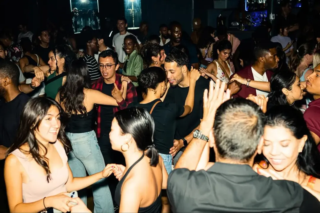 Salsa Groove Fridays: Free Salsa Dance Lessons & Happy Hour