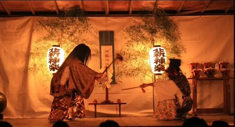 武蔵御岳神社のたきぎ夜神楽と宿坊薬膳の旅