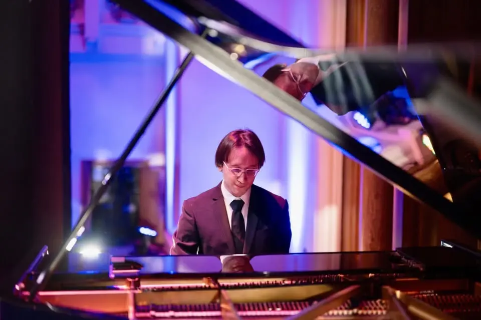 Rhapsody in Blue and Moonlight Sonata by Candlelight
