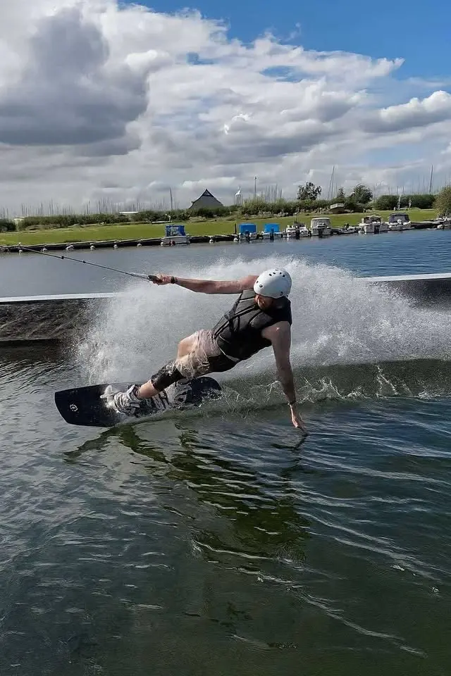 Prova på wakeboard! Öppen åkning! 