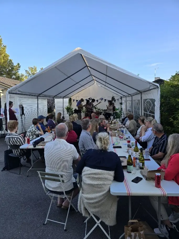 Traditionen fortsätter, Musik i sommarkvällen i Lindalen