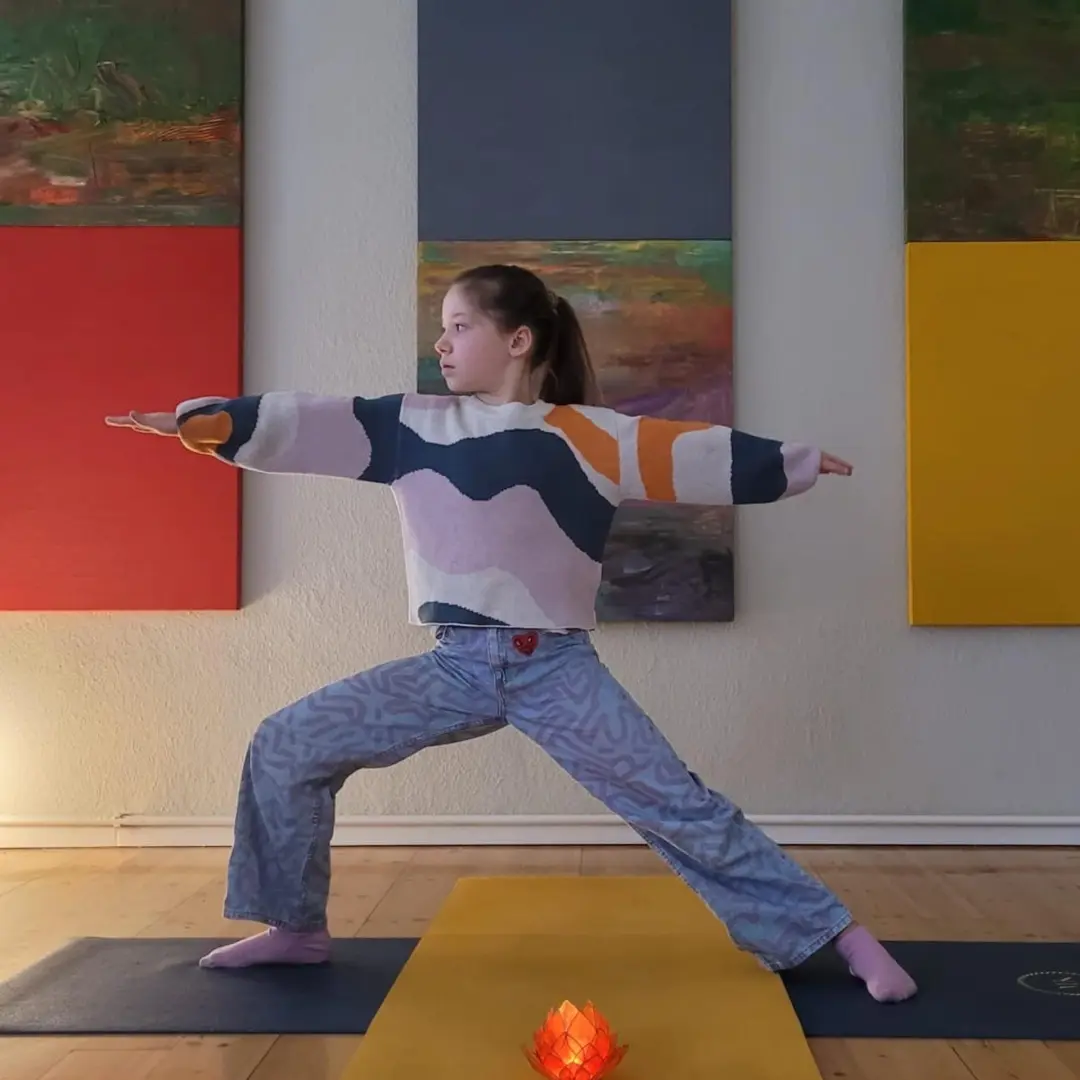 Morgensport für Kinder von Kindern 2+ mit Anne + Kind
