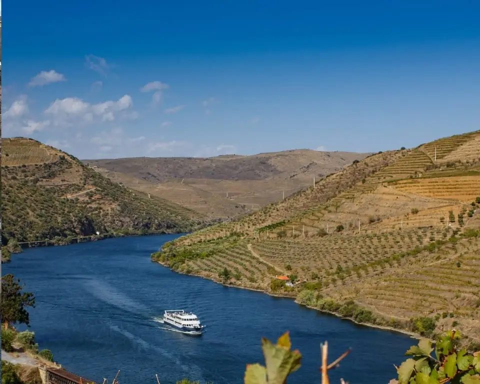 CRUZEIRO NO RIO DOURO PINHÃO – BARCA D’ALVA     