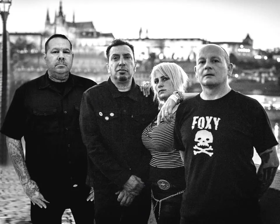 FOXY(USA) + HOUBA - 007 STRAHOV Praha
