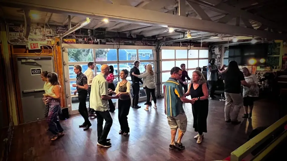 Tuesday Bachata Night: Lesson (back room) / Dance Social (8:30 PM) – $10