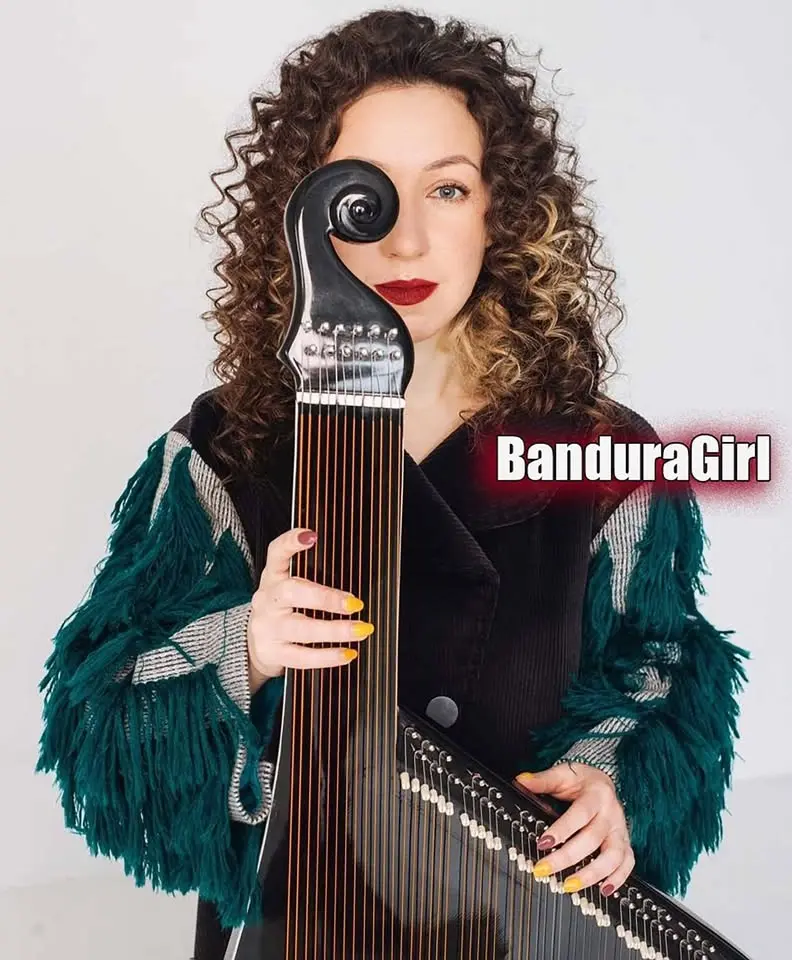 ANASTASIYA VOYTYUK (BanduraGirl)  Ukrainian folk on 56 strings