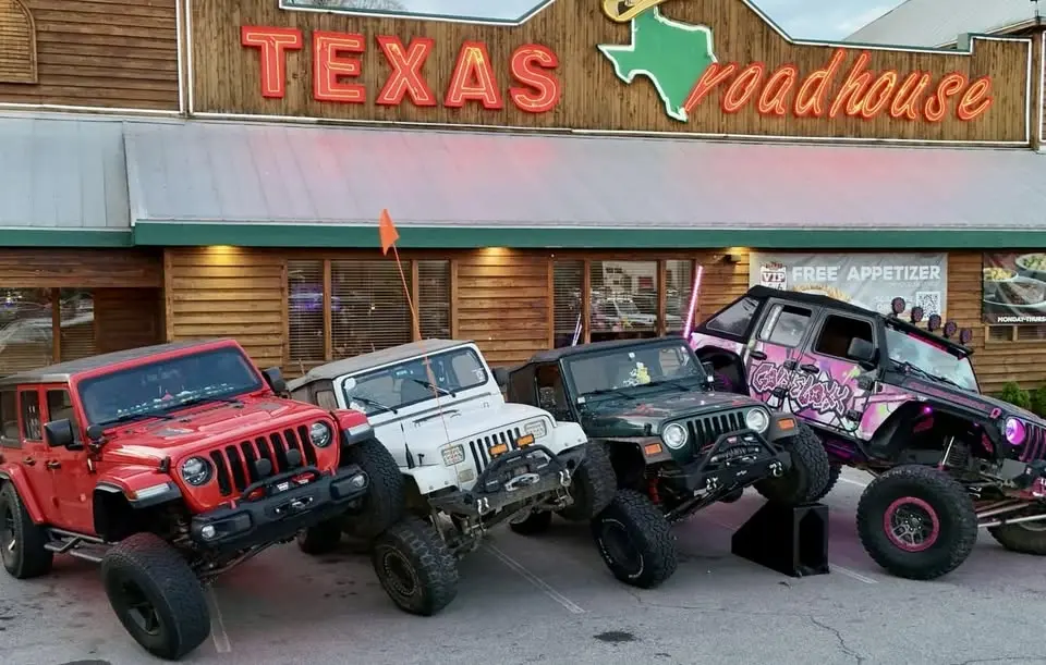 Texas Roadhouse 2nd Annual Jeepin' for Pink Night