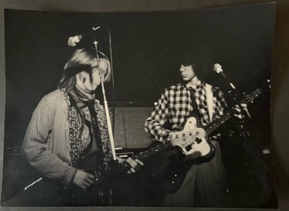 The music that doesn’t suck; The Vacuum Cleaners & friends, true real friends.