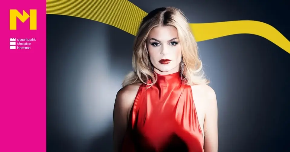 Davina Michelle in Hertme