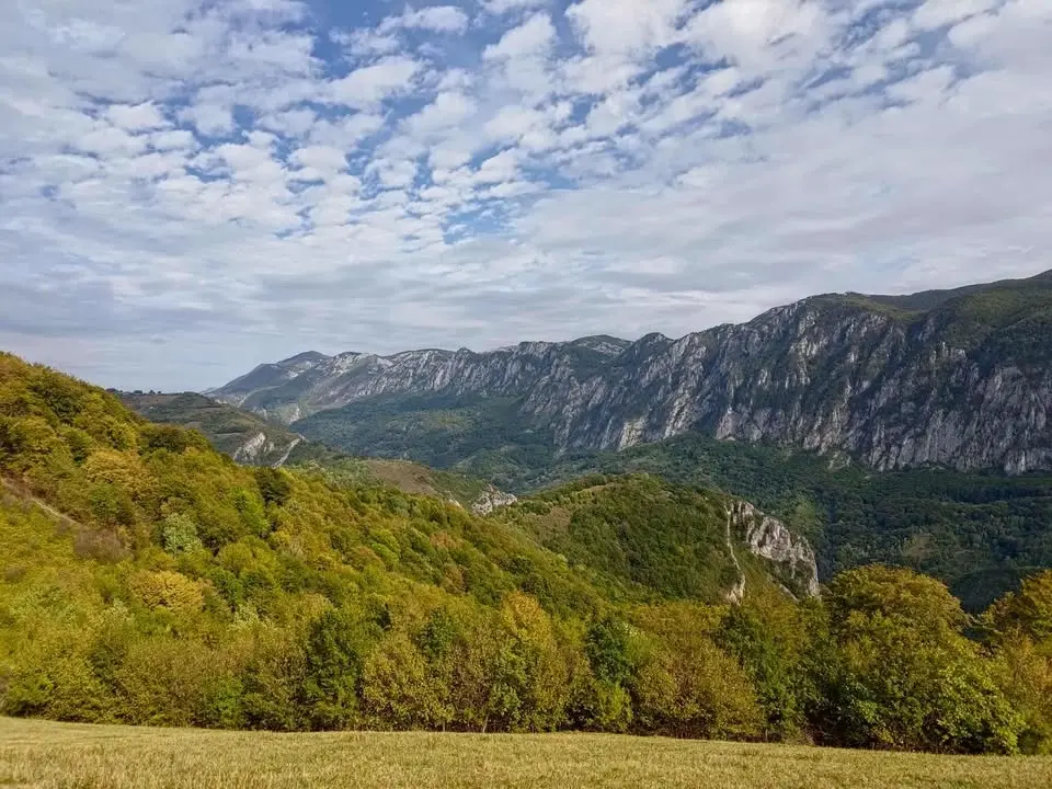 1.aug. La Dobraia - Colț de Rai în Munții Cernei