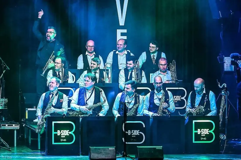 B-Side Band 20 let ft. Nikola Mucha, Jan Kolařík, Lukáš Janota, Martin Kudlička, Vojtěch Svatoš