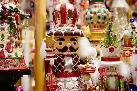 Pasadena Mistletoe Market - The Original Holiday Extravaganza in Pasadena 