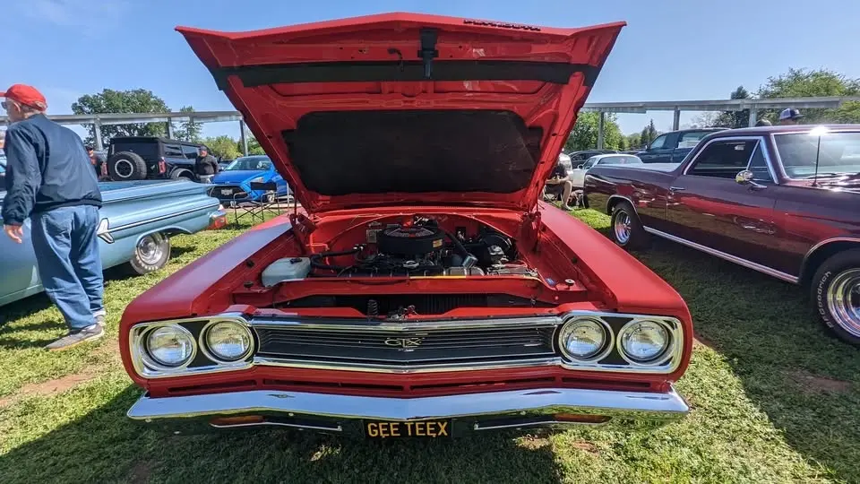 The Ultimate Retro Rides - Anniversary Car Show