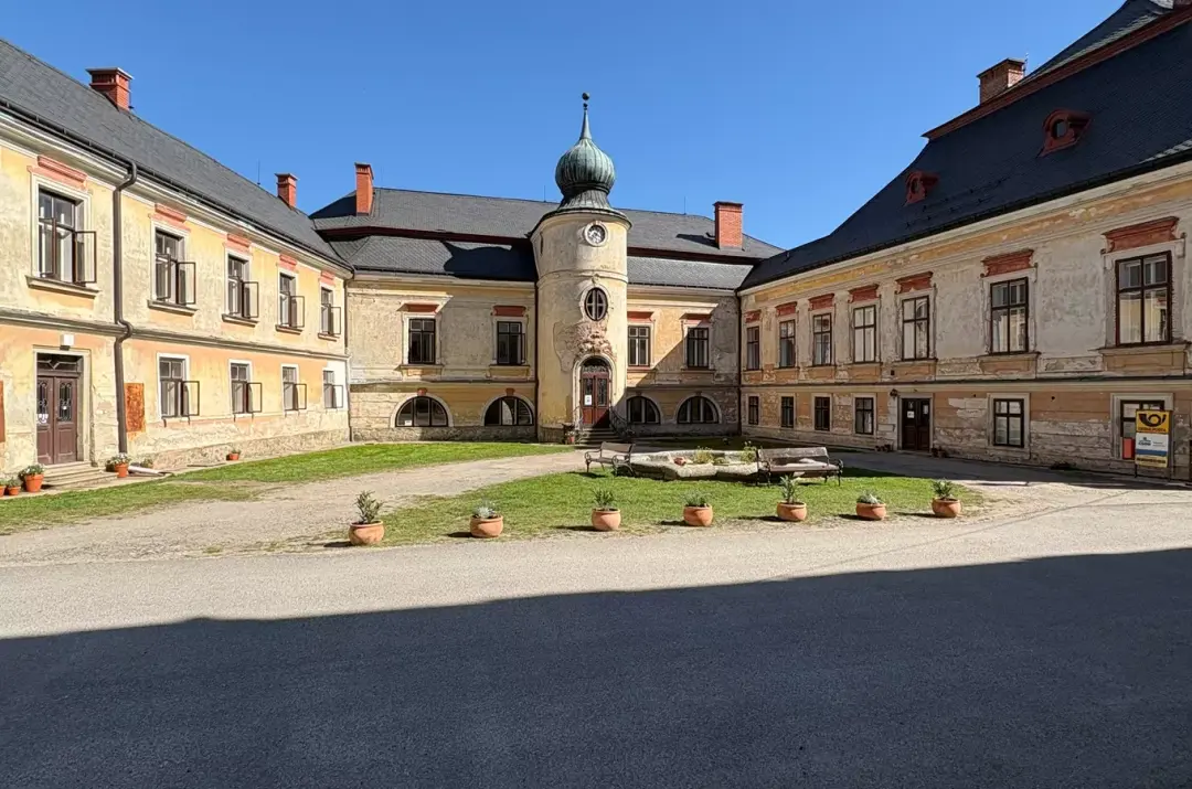 Prohlídky zámku Větrný Jeníkov
