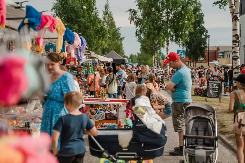 Tomatkarnevalens marknad i Närpes | Tomaatinkarnevaalin markkinat Närpiössä, 3-4.7.2026