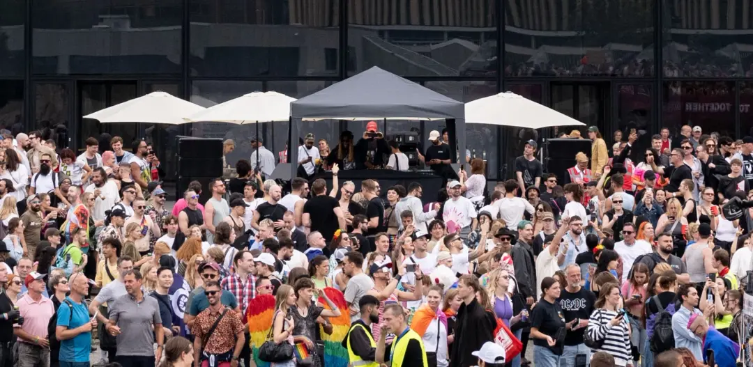 CSD Warm-Up at Neue Nationalgalerie
