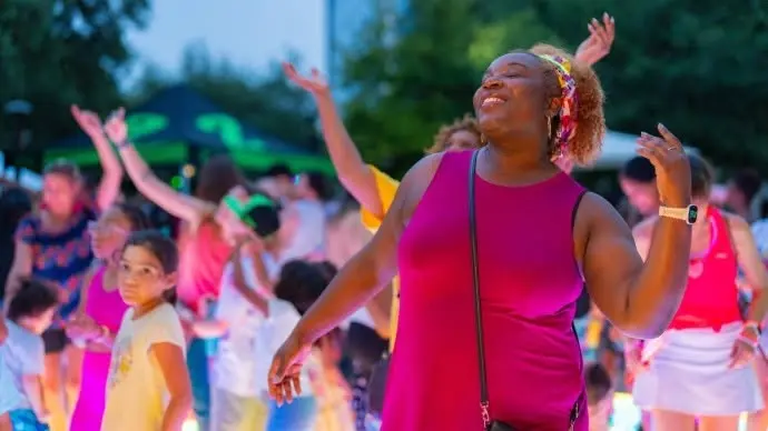 Super Fun Saturday with H-E-B: Glow Dance Party
