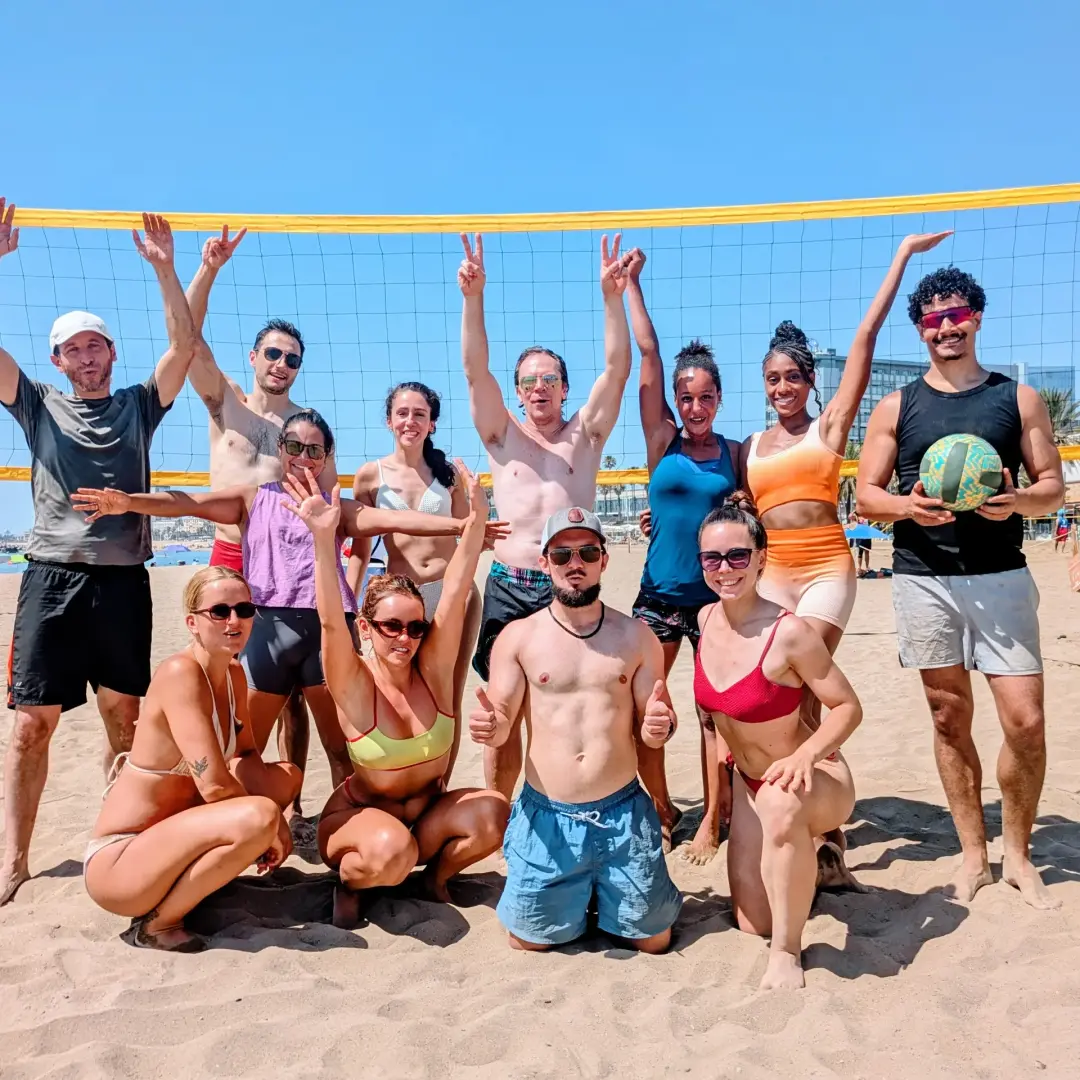 SEA, NETS & SUN ✧ Beach Volley with BCN Entrepreneurs & Professionals, Beginner-Friendly!