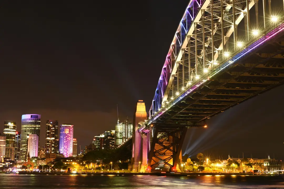 07/06 - Special Edition Sydney Lights & Sights She Walk x Audible