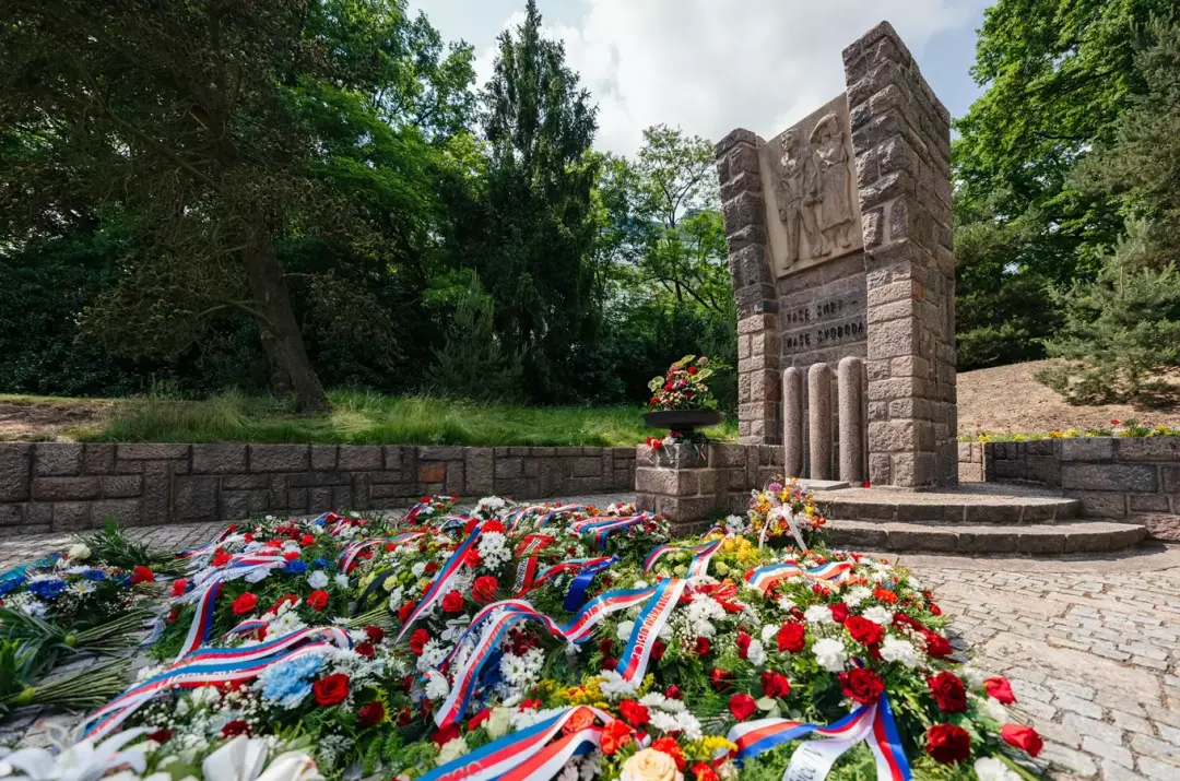 Pietní akt k připomenutí 84. výročí heydrichiády na Pardubicku