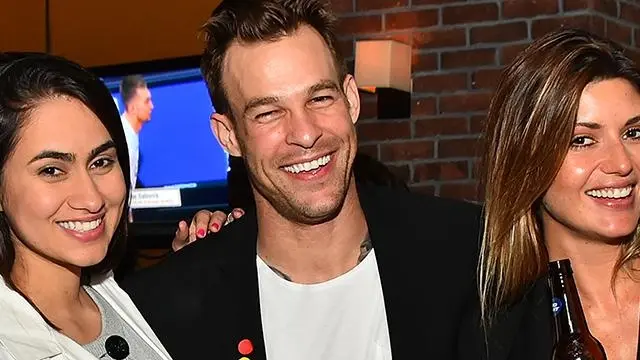 `Rescue Me` Singles Party