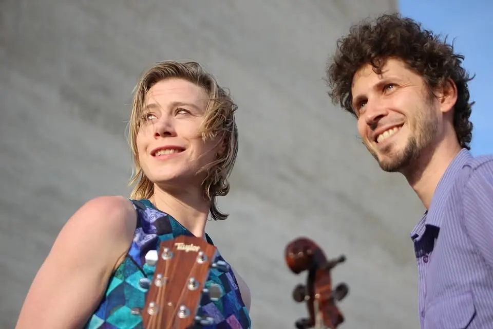 BUSKING NA ZAHRÁDCE: Loes & Honza