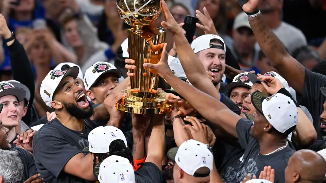 KNICKS VIP POST-PARADE PENTHOUSE PARTY (Free Drink For Ladies)