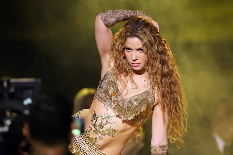 Shakira - Las Mujeres Ya No Lloran World Tour