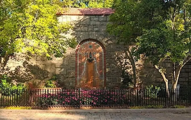 Tree Tour: Trees, Trails, History, and Architecture of Grant Park