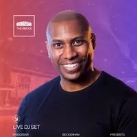 DJ Colin Francis at Bridgebar