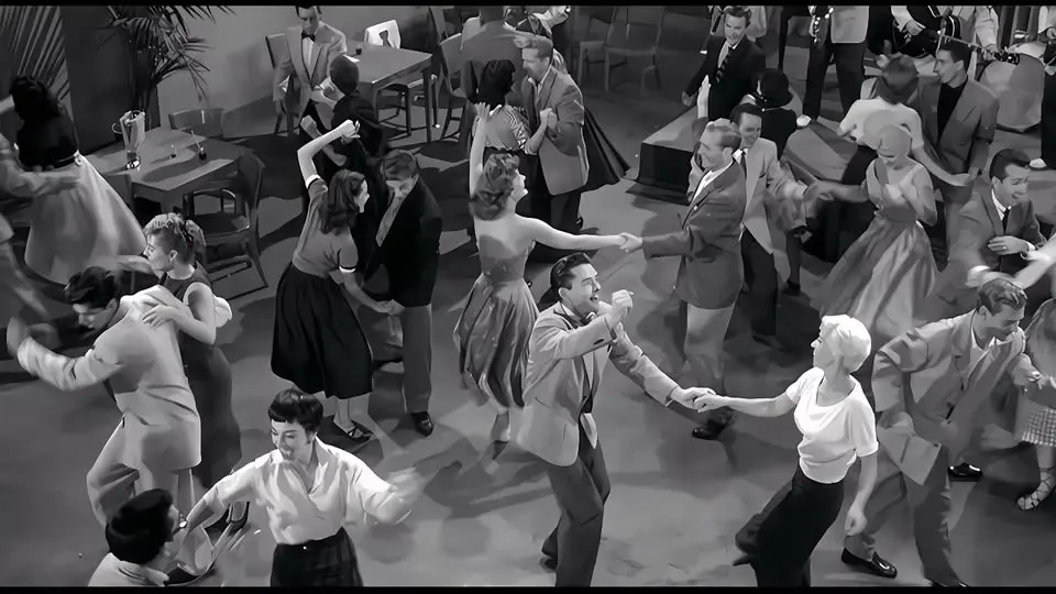 DAY OF SWING... 6 Lessons + Dance! ...Saturday August 1st