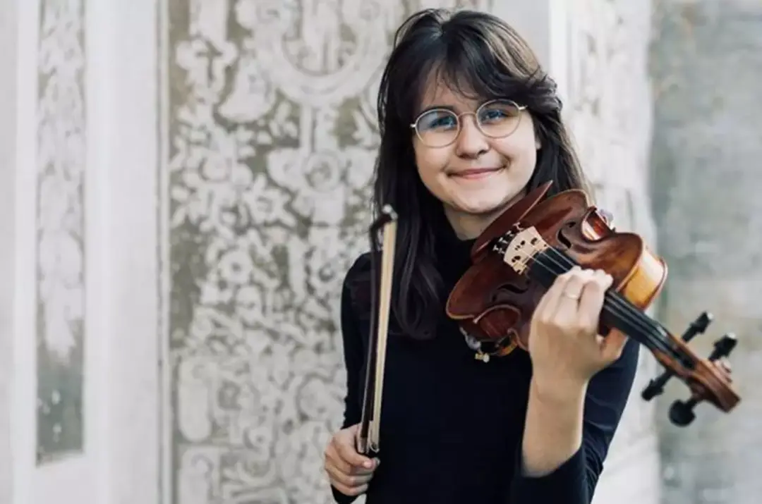 Salón Dvořák – houslový recitál Amálie Dobšíkové