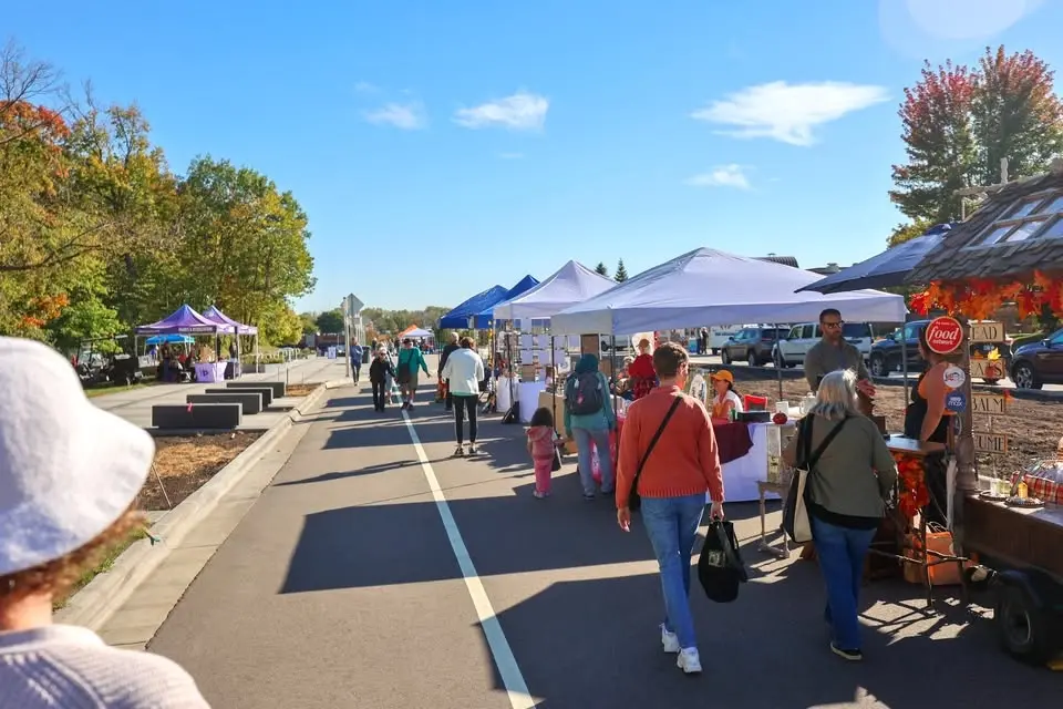 Plymouth Farmers Market on the Boulevard