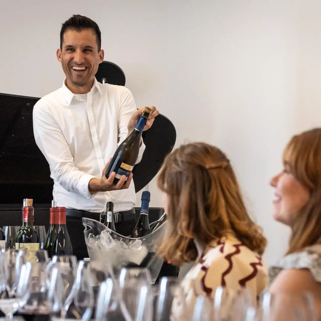 Local wine with live music pairing in the heart of Barcelona