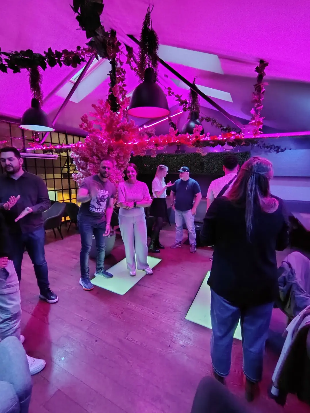 Social Lounge | Meet new People in Prague | Icebreakers and Group Activities