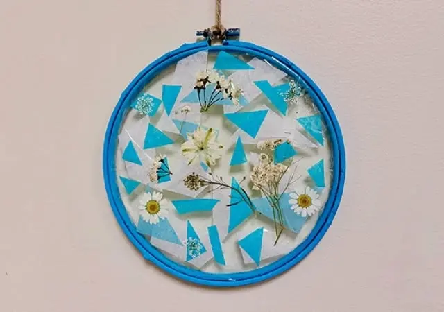 Terrace Art Zone: Pressed Flower Suncatchers