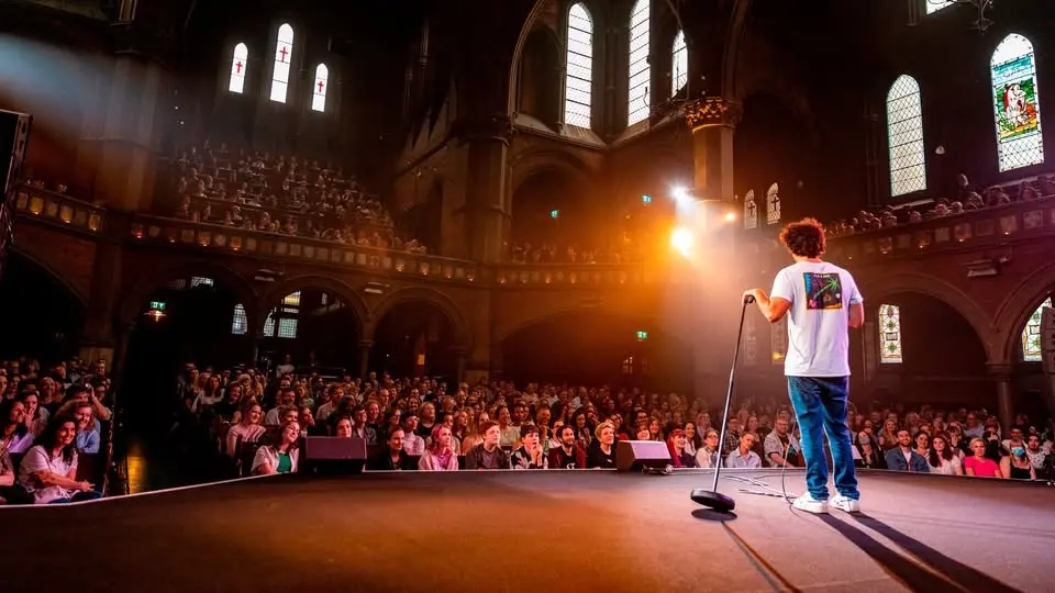 Live At The Chapel with Sarah Keyworth