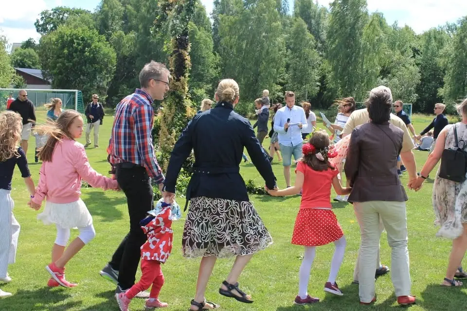 Midsommarfirande vid Husaren