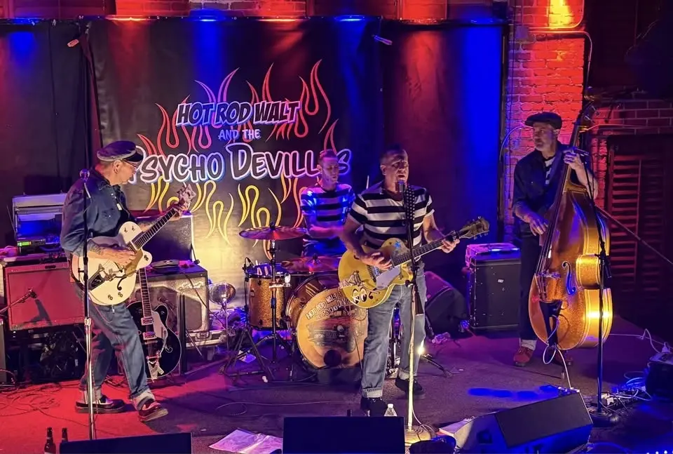 HOT ROD WALT AND THE PSYCHO DEVILLES: Live at DIXIE TAVERN