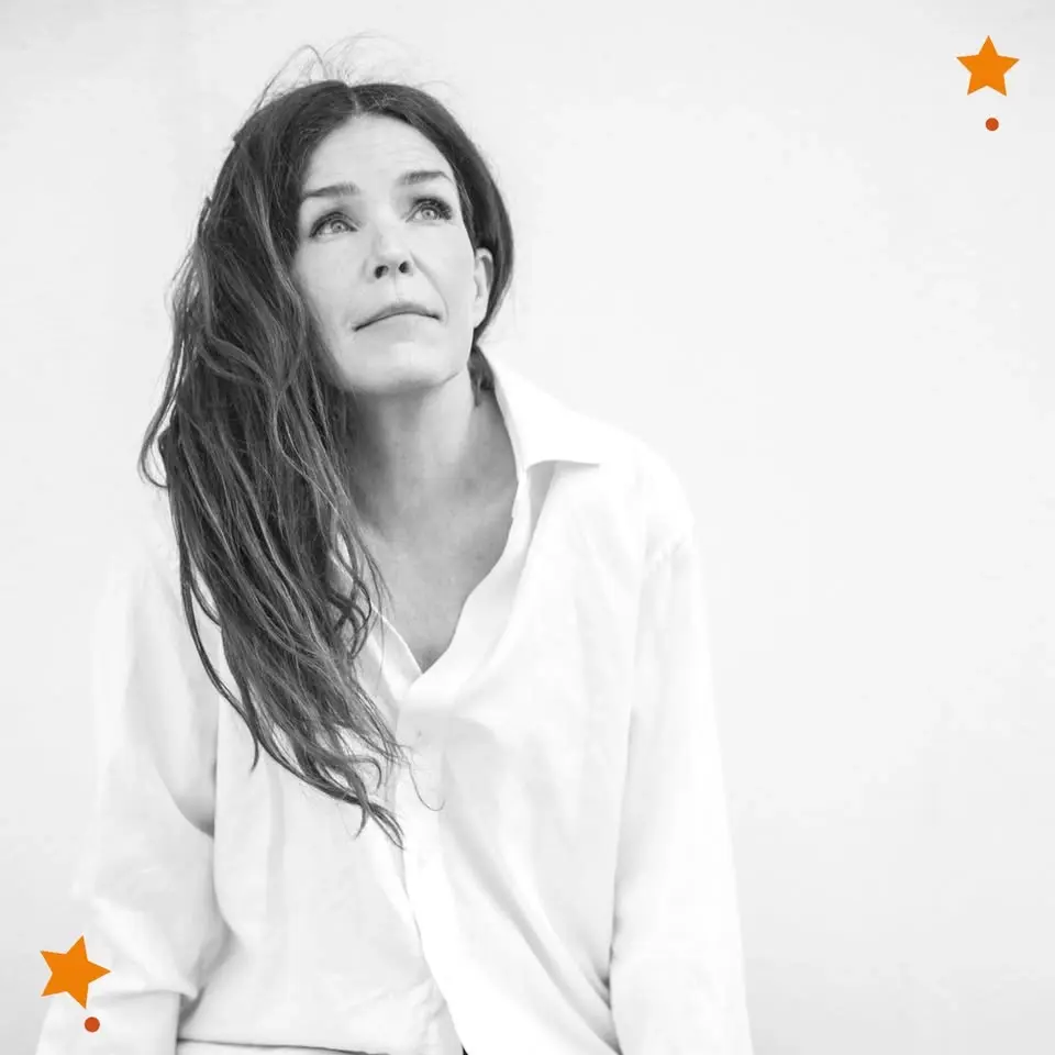 Musik på Larmtorget: Rebecka Törnqvist & Johan Lindström. Vi värmer upp med musik på Kvarnholmen!