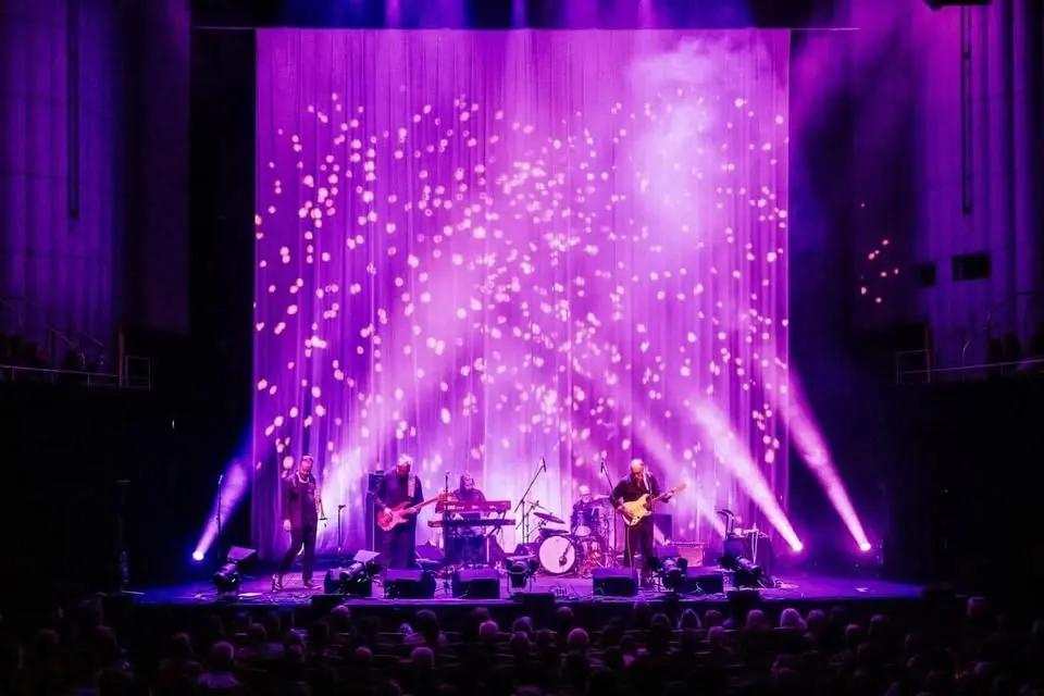 THE EXPLODING UNIVERSE OF ED KUEPPER | The Princess Theatre